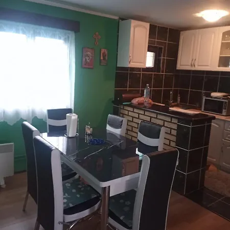 Kuca Za Odmor Cira Kremna